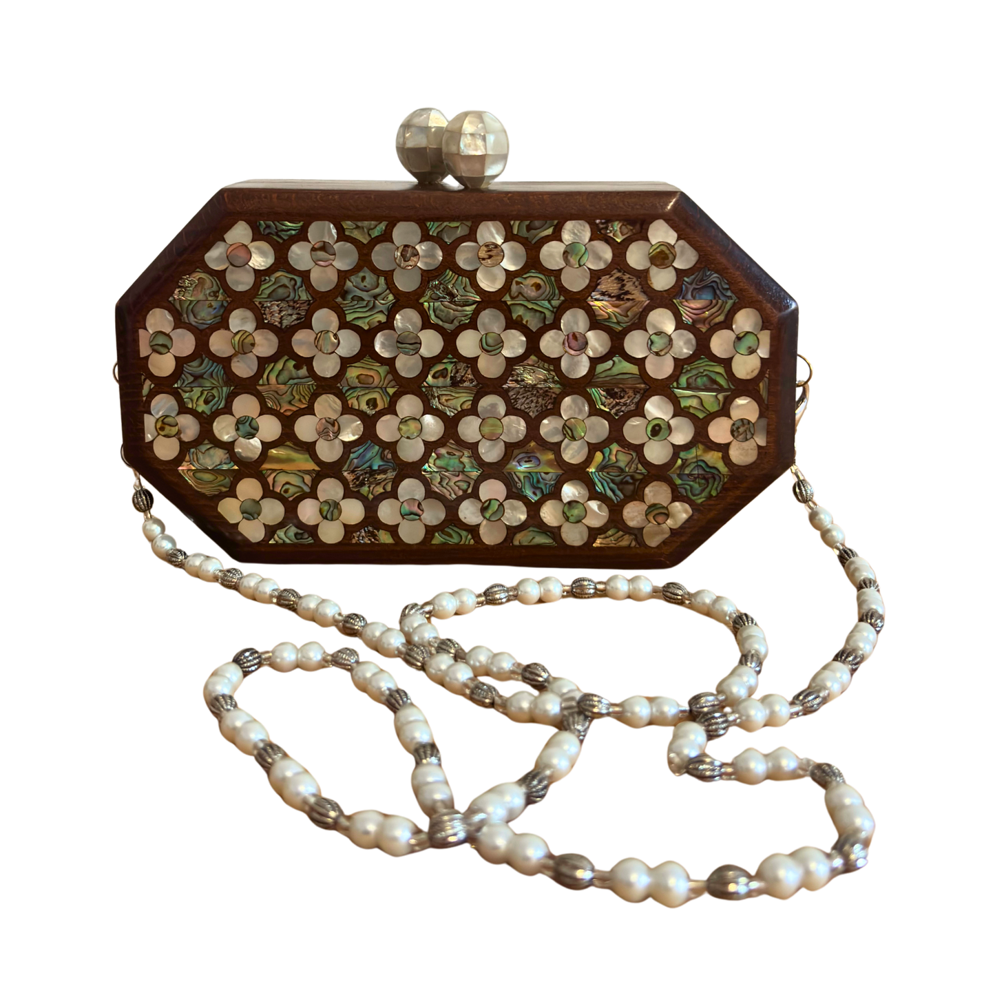O Sussurro das Rosas – Bolsa Damasquina de Nogueira com Rosas em Madrepérola e Corrente de Pérolas