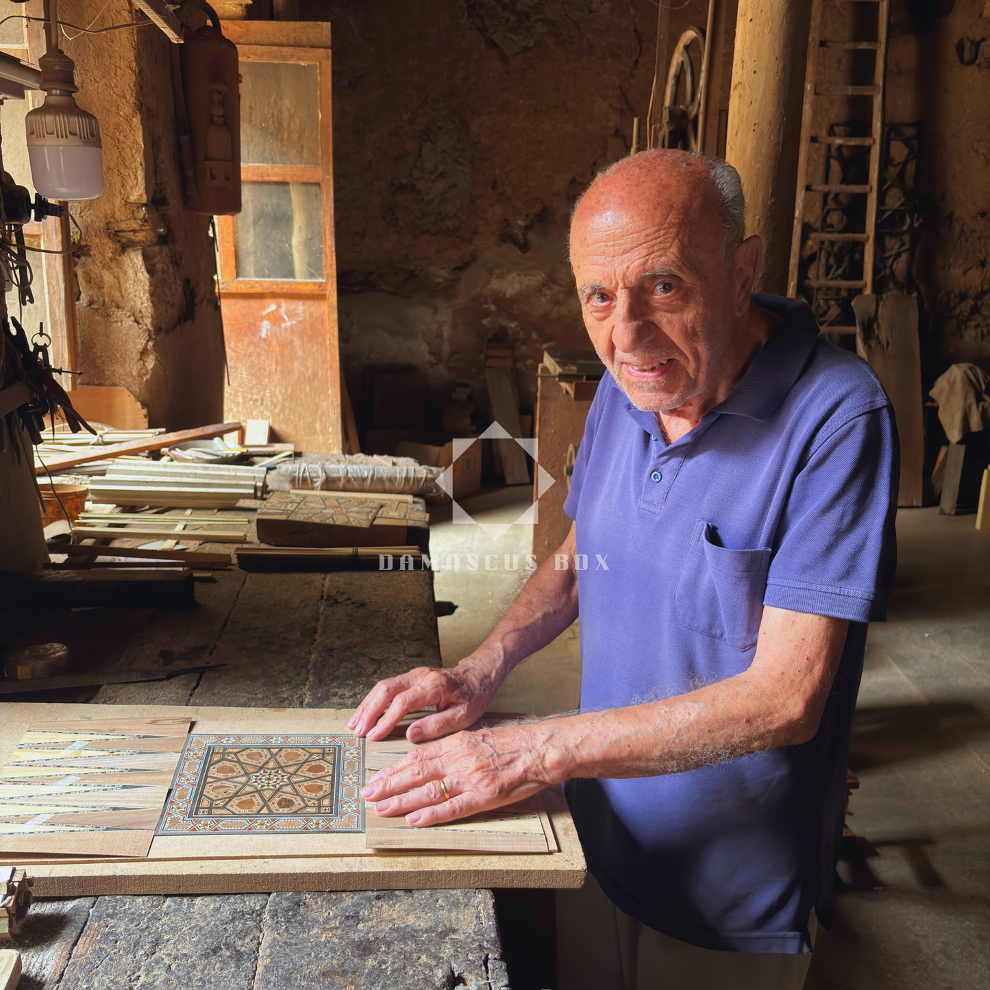 Damasceńska Szkatułka Mozaikowa od Mistrza Gaby Al Dayeh – Masa Perłowa i Aksamit