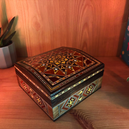 Damasceńska Szkatułka – Ręcznie Robiona z Masą Perłową