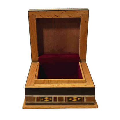 Caja de Mosaico Artesanal de Damasco – Arte Tradicional y Interior de Terciopelo