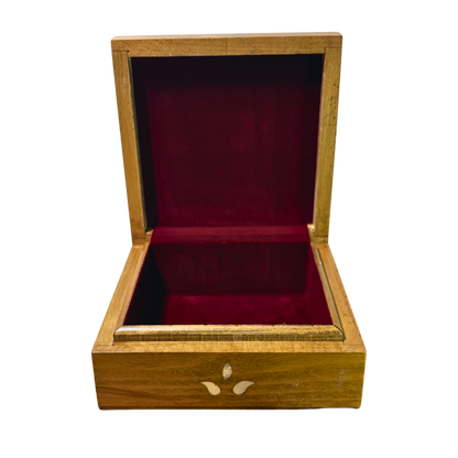 Caja Damasquina de Lujo Hecha a Mano – Nácar y Elegancia de Terciopelo