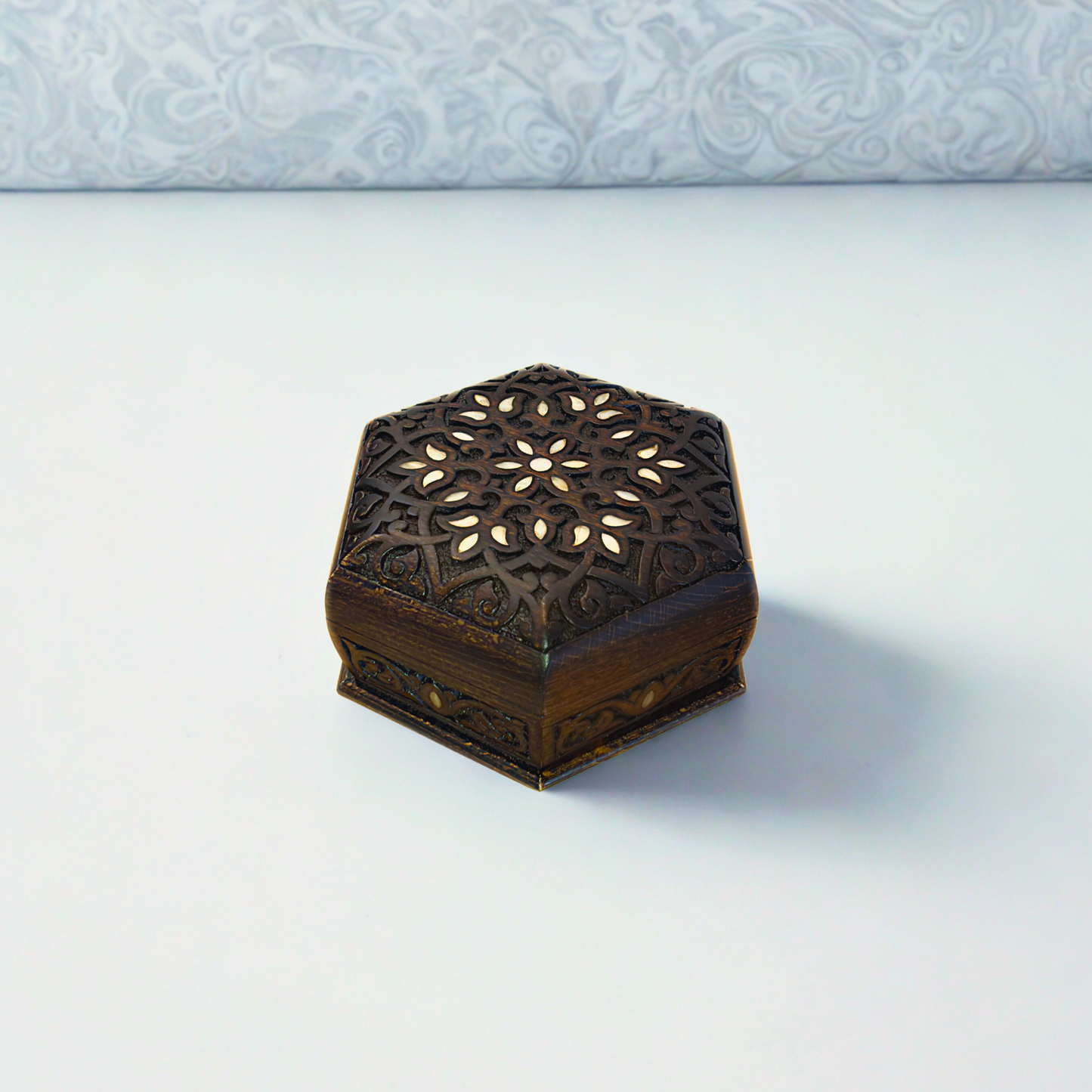 Handgefertigte Luxus-Schatulle aus Damaskus – Perlmutt & Samt