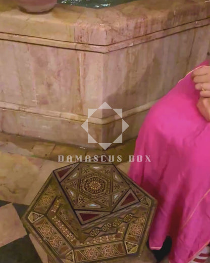 Caixa Damasquina de Gaby Al Dayeh – Madrepérola e Interior de Veludo